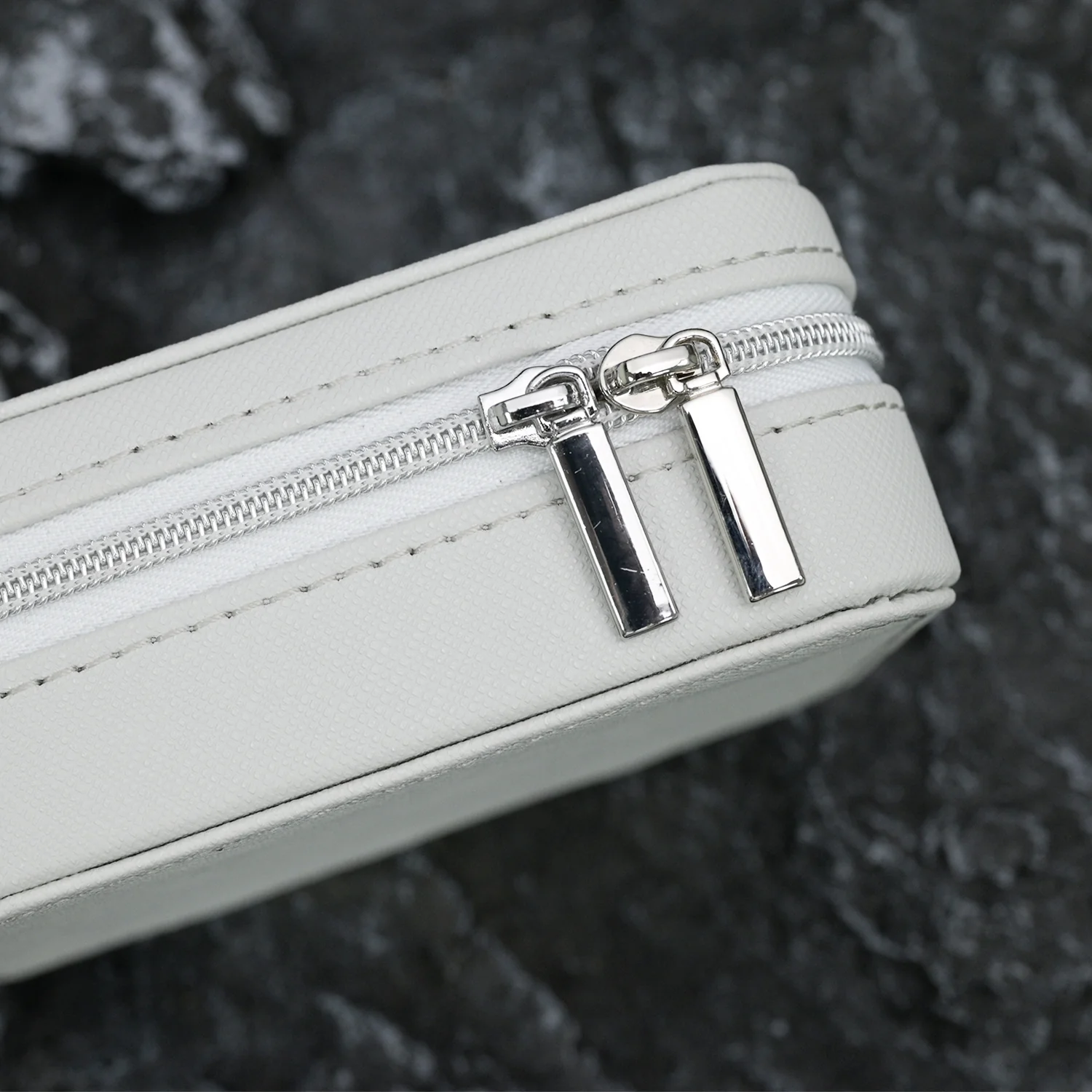 HIDIZS EA02 Portable Leather Case Storage Box - Image 4